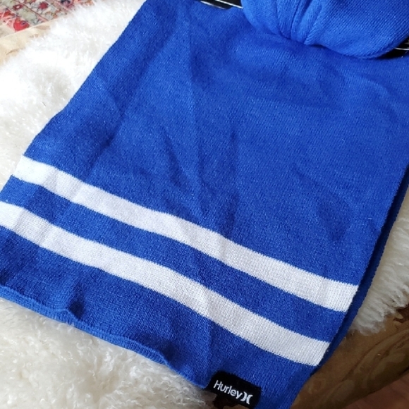 Hurley Royal Blue and White Knit Set Beanie And Scarf Nwt - Picture 7 of 10